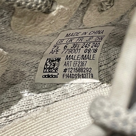 SOLD Yeezy Boost 350 V2 Static Reflective - Picture 2 of 5